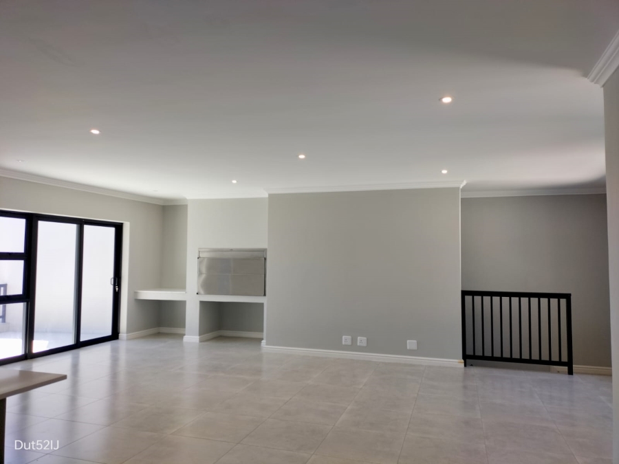 3 Bedroom Property for Sale in Fraaiuitsig Western Cape